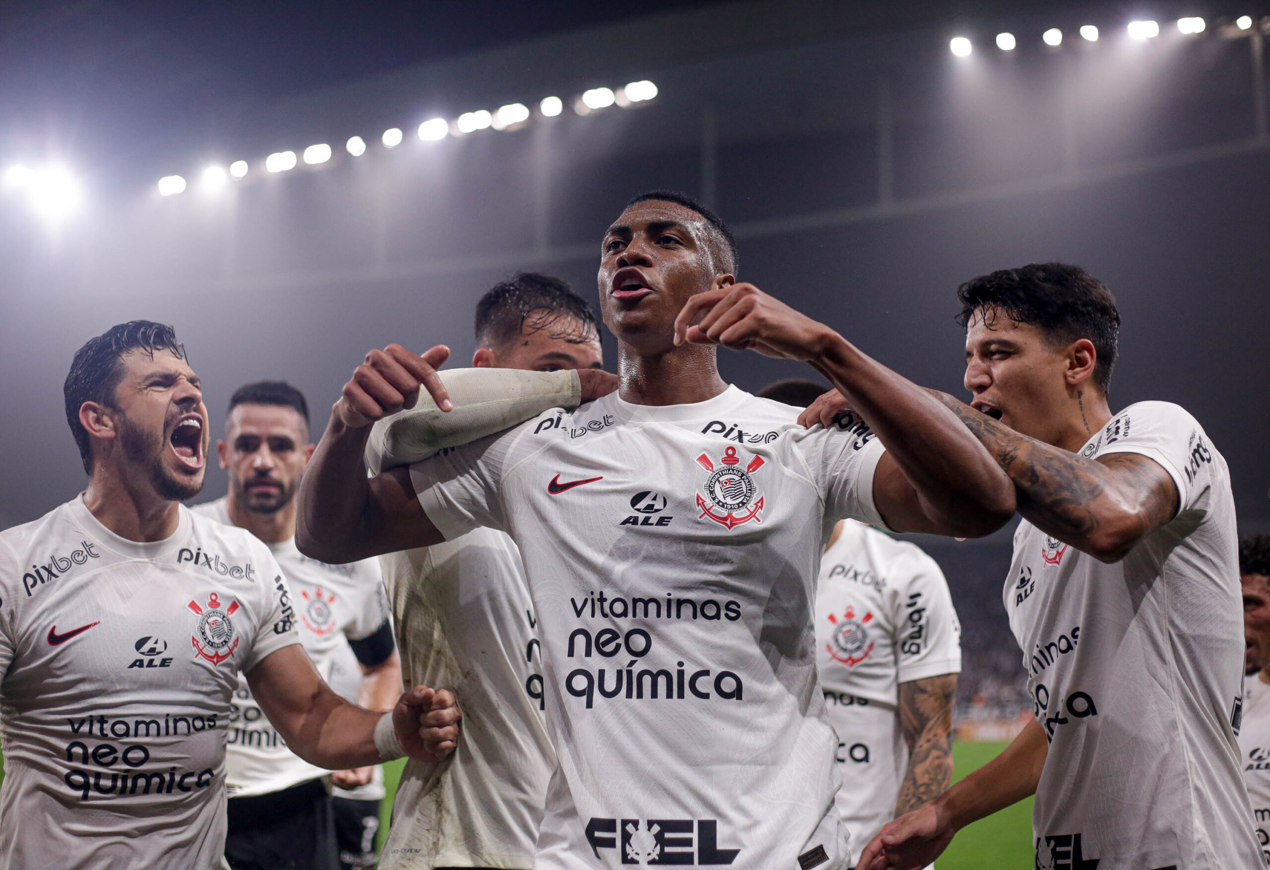 Corinthians Vence O Universitario E Abre Vantagem Nos Playoffs Da Sul Americana Youtimao Com Br