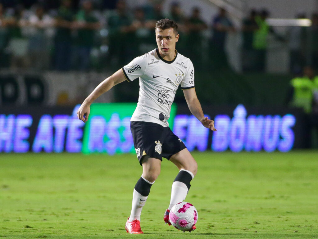 Lucas Piton era da base do Corinthians e foi para o Vasco