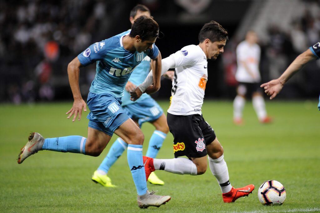 Na noite desta quinta-feira(26), o Corinthians conheceu seu adversário para as semifinais da Copa Sul- Americana. 