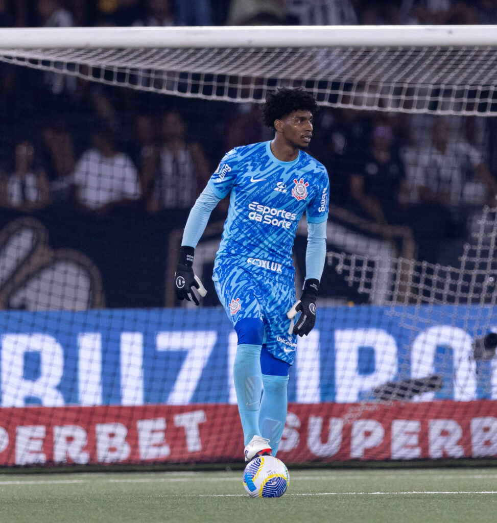 Nesta terça-feira(22), o Corinthians pagou a multa no valor de 500 mil reais ao Flamengo, referente ao goleiro Hugo Souza. 