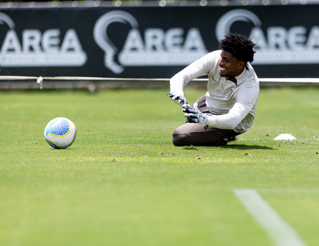 Nesta sexta-feira(06), o elenco do Corinthians voltou a treinar no CT Dr Joaquim Grava e os atletas realizaram um check-up para a temporada de 2025. 