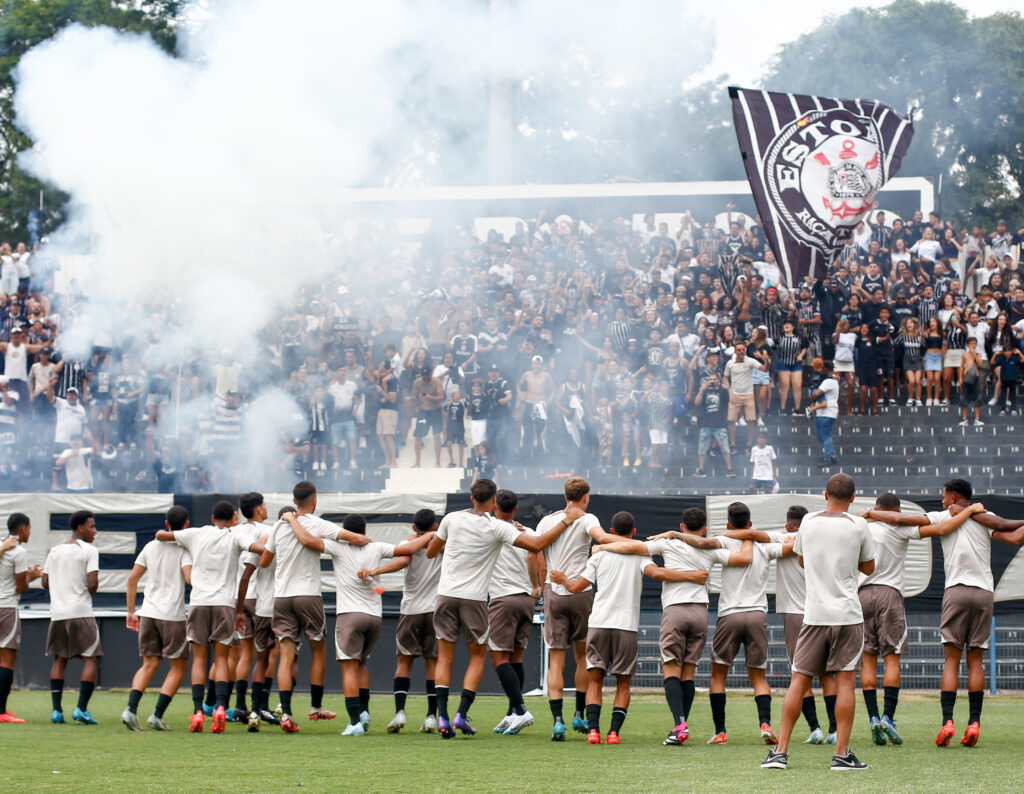 Neste sábado (25), o Corinthians enfrenta o São Paulo pela final da Copa São Paulo de Futebol Júnior, às 10h no Pacaembu.