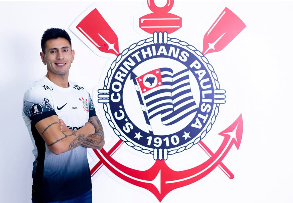 O Corinthians anunciou a contratação do argentino Fabrizio Angileri. Com isso, o clube chegou a 9 estrangeiros no elenco. 