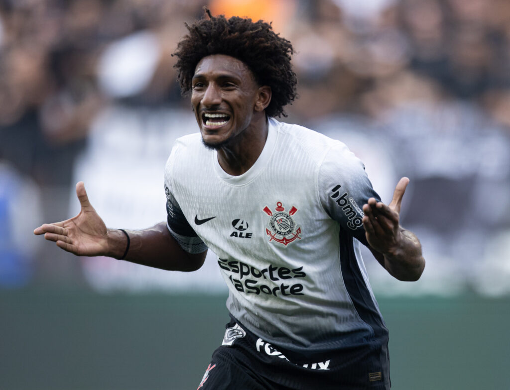 O Corinthians segue empenhado em manter Talles Magno no elenco até o fim de 2025 e está em tratativas avançadas para estender o vínculo