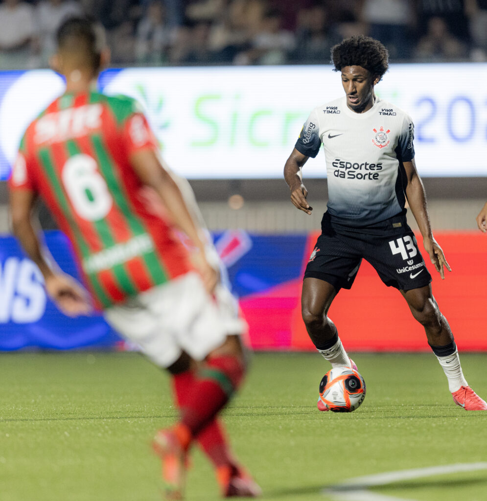 Neste sábado (15), o Corinthians enfrentou a Portuguesa, no Pacaembu, pela 10ª rodada do Campeonato Paulista. As equipes empataram por 2 a 2.