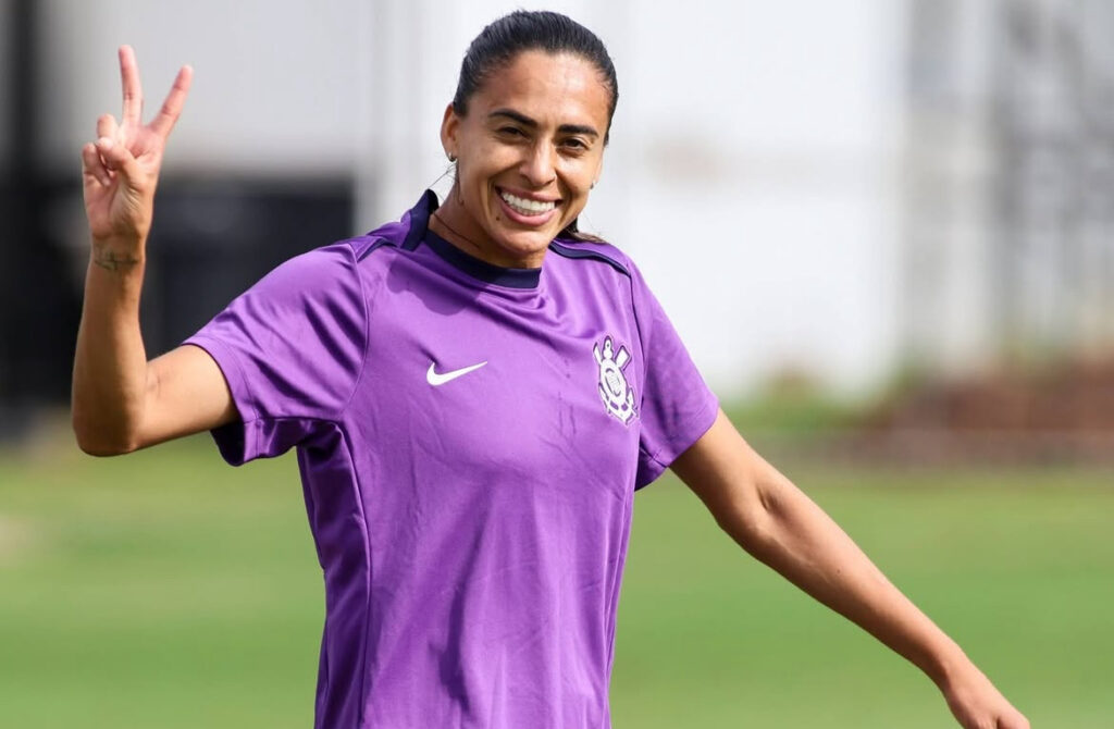 Nesta quinta-feira (27), o Corinthians enfrenta o Juventude, às 16h, na Fazendinha, pela 2ª rodada do Campeonato Brasileiro A1.