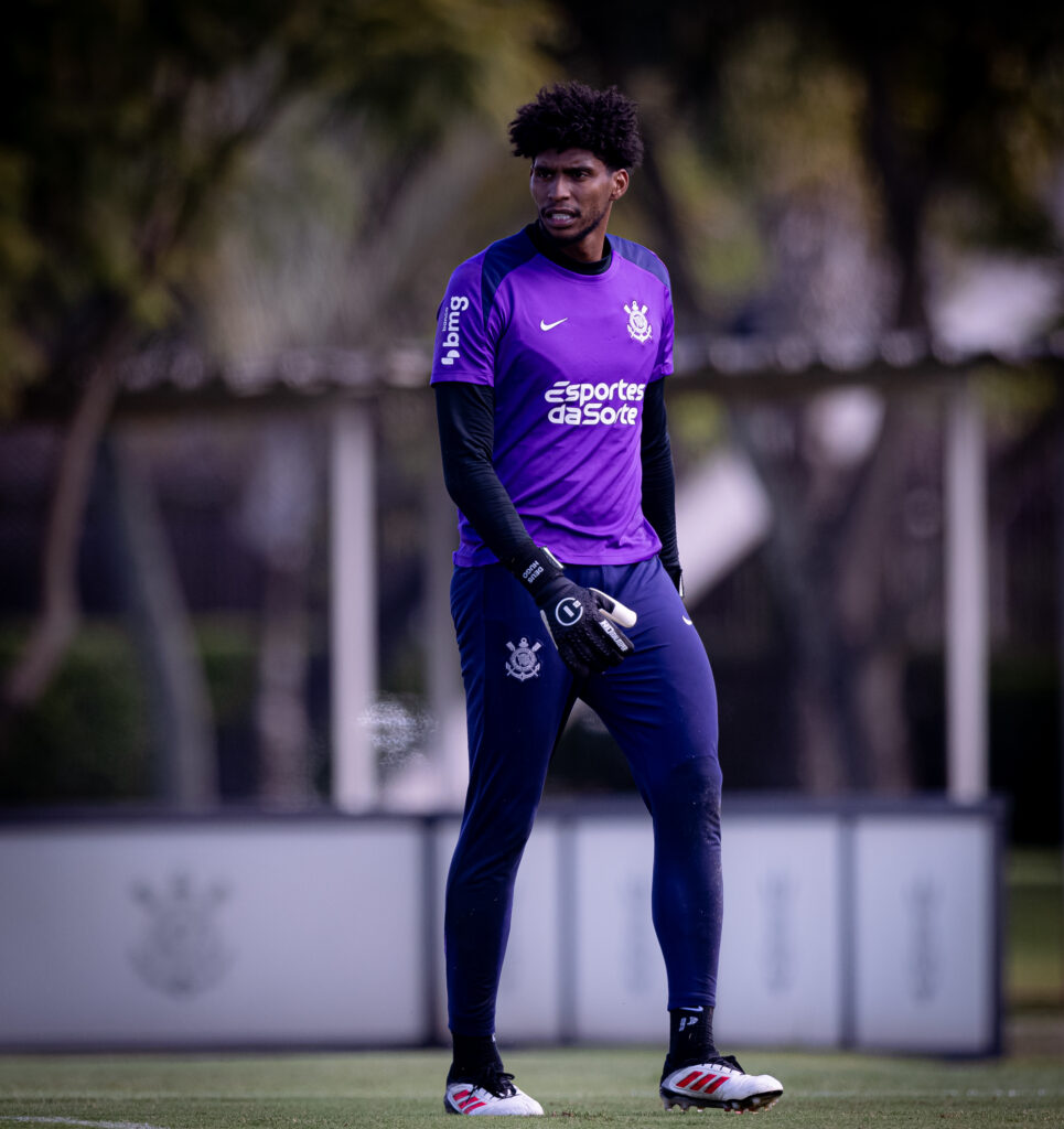 Nesta terça-feira (13), o Corinthians se preparou para enfrentar o Racing-URU na quinta-feira (15), pela Copa Sul-Americana