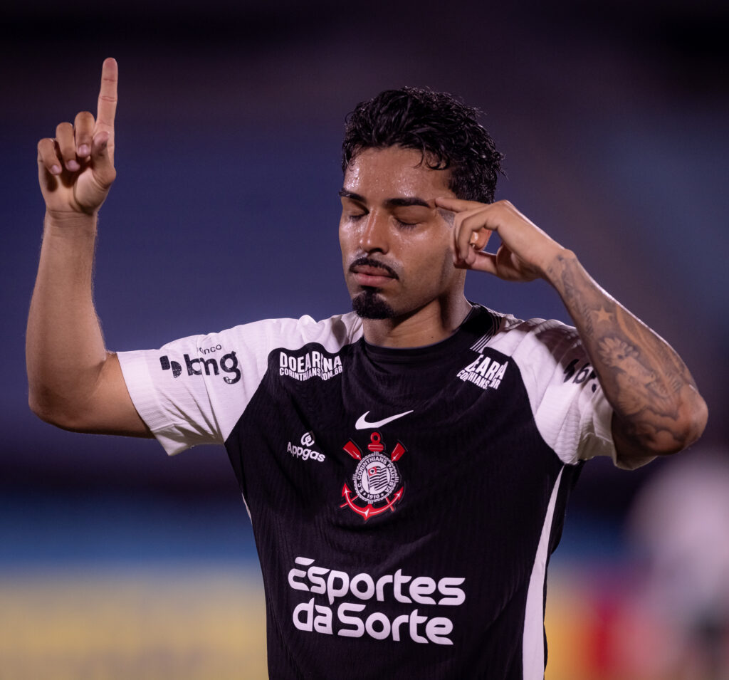 Nesta quinta-feira (15), o Corinthians venceu o Racing-URU, por 1 a 0, no Estadio Centenario, pela Copa Sul-Americana.