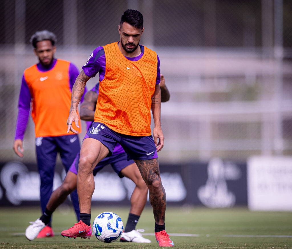 No último domingo (01), o meio-campista Raniele saiu da partida entre Corinthians e Vitória pelo Campeonato Brasileiro com dores.