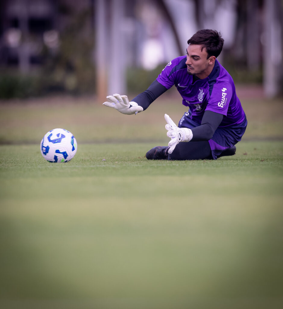 O técnico Dorival Júnior cortou Matheus Donelli da lista de relacionados para a partida contra o Red Bull Bragantino pelo Brasileirão.