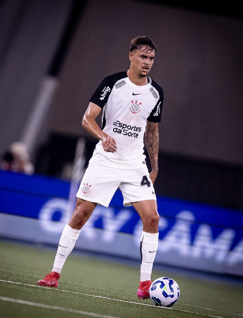 O zagueiro João Pedro Tchoca tomou o terceiro cartão amarelo e não enfrentará o Fortaleza na próxima rodada do torneio.