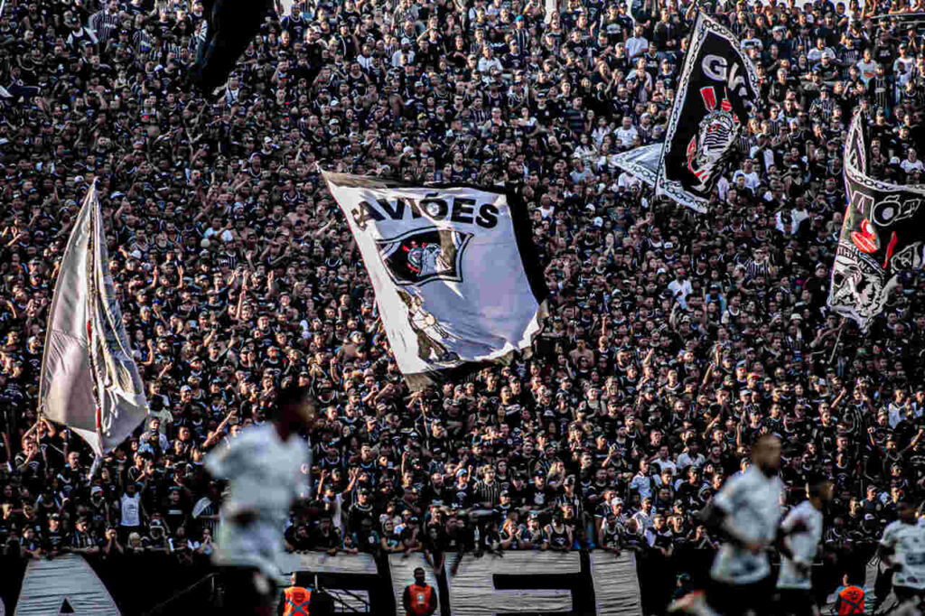 Em clima de decisão, a Gaviões da Fiel convocou a torcida corinthiana para apoiar o elenco antes do confronto contra o Palmeiras.