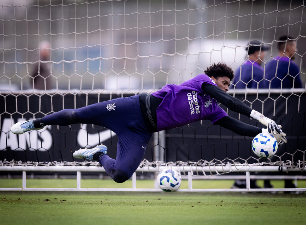 Nesta terça-feira (01), o Corinthians fez mais um treino focado na volta aos gramados após a pausa para a Copa do Mundo de Clubes.