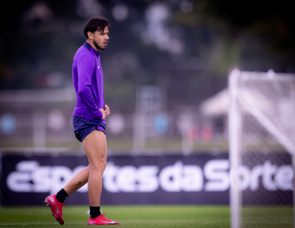 O Corinthians está de olhos abertos em relação a possíveis reforços. Entretanto, o clube também teme perder alguns atletas.