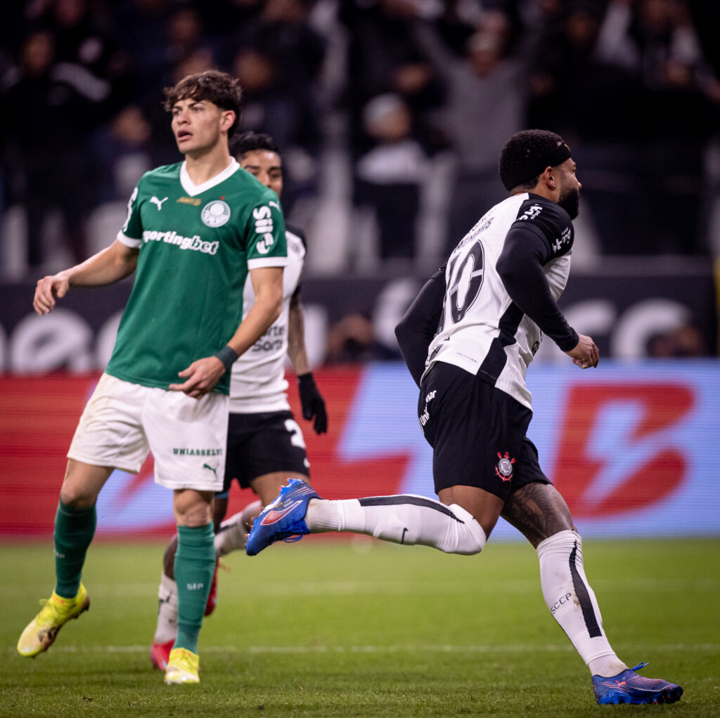 Na noite desta quarta-feira (30), o Corinthians derrotou o Palmeiras por 1 a 0 em duelo válido pelas oitavas de final da Copa do Brasil.