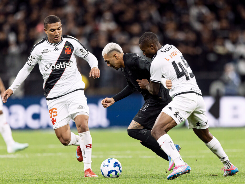 Neste domingo (24), o Corinthians vai até o Rio de Janeiro para enfrentar o Vasco da Gama pela 21ª rodada do Campeonato Brasileiro.