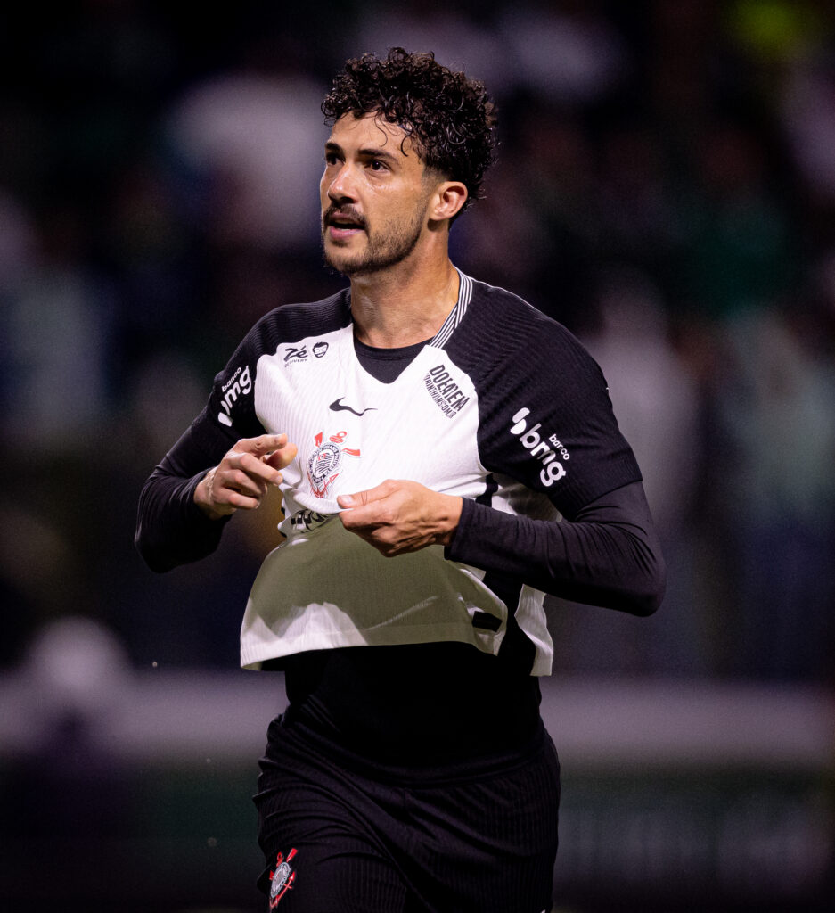 O zagueiro Gustavo Henrique está próximo de renovar seu contrato com o Corinthians segundo a Central do Timão.