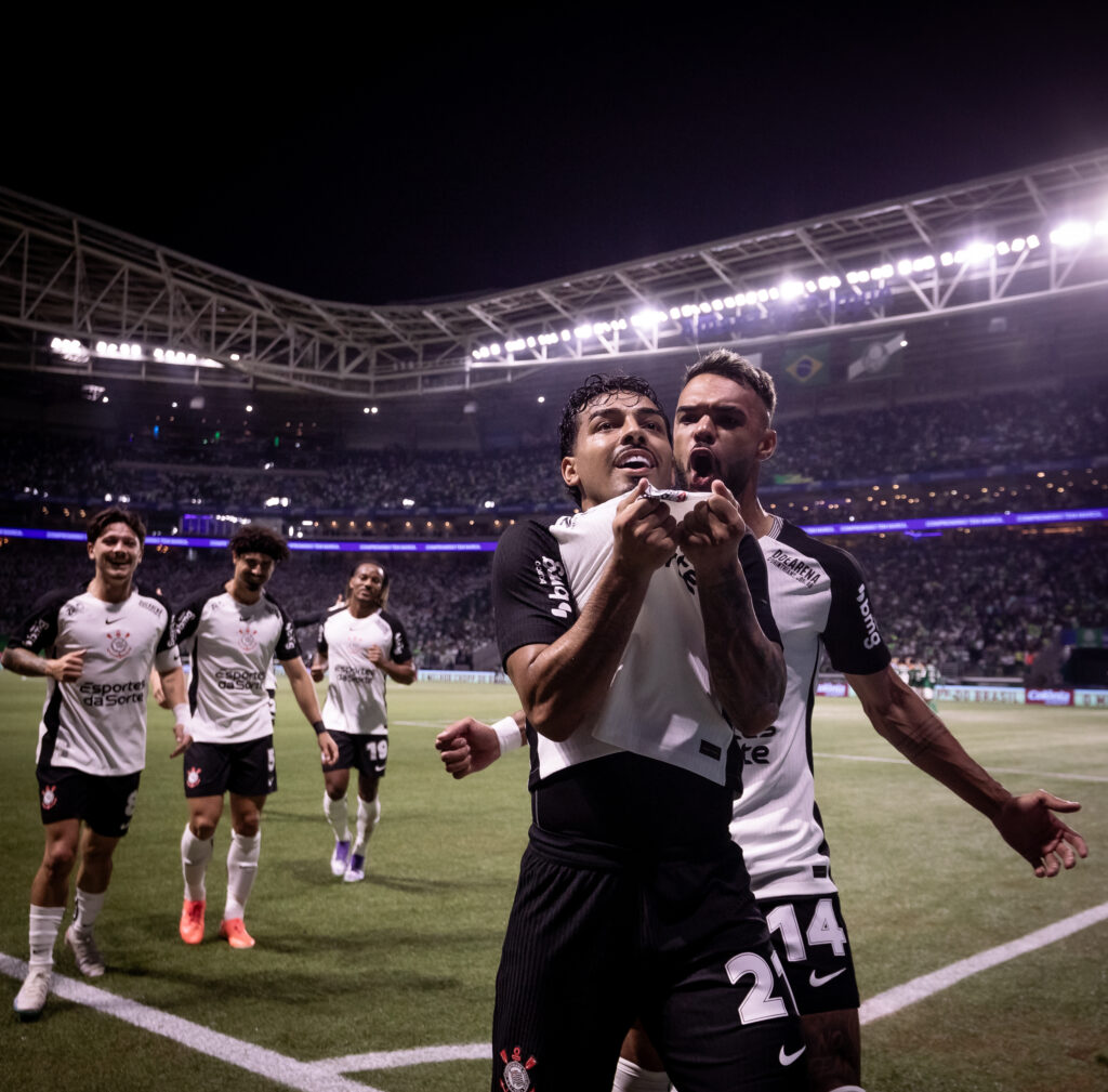 O Corinthians derrotou o Palmeiras no Allianz Parque e se classificou para as quartas de final da Copa do Brasil.