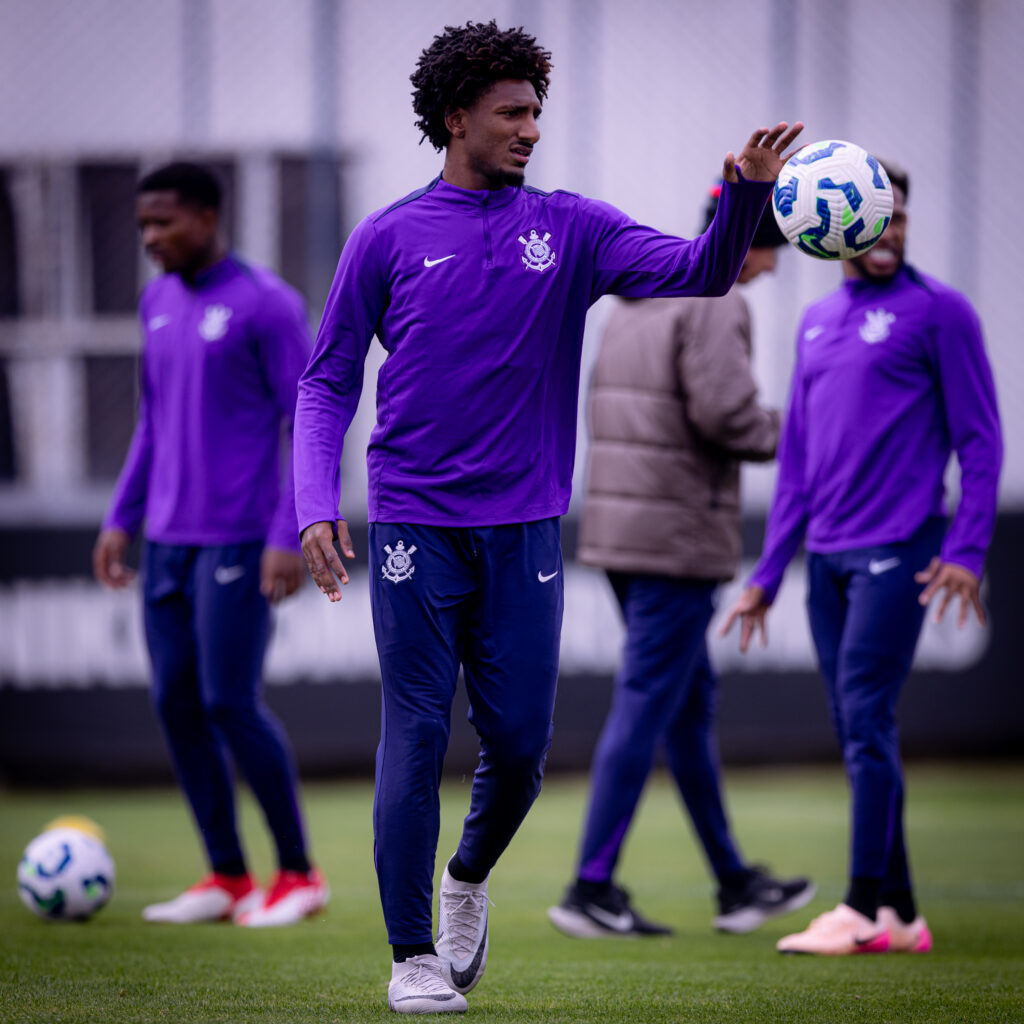 Nesta terça-feira (12), o Corinthians voltou para São Paulo e já iniciou os treinamentos para a próxima rodada do Brasileirão.