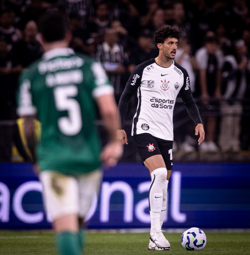 Na noite deste domingo (31), Corinthians e Palmeiras empataram na Neo Quimica Arena, em confronto válido pela 22ª rodada do Brasileirão.