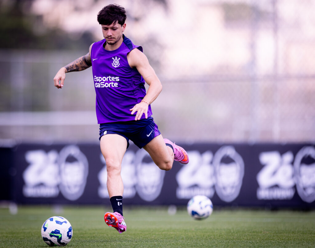O meia Garro, do Corinthians, sofreu uma lesão de grau 2 na panturrilha. O argentino relatou o incômodo no aquecimento do último jogo.