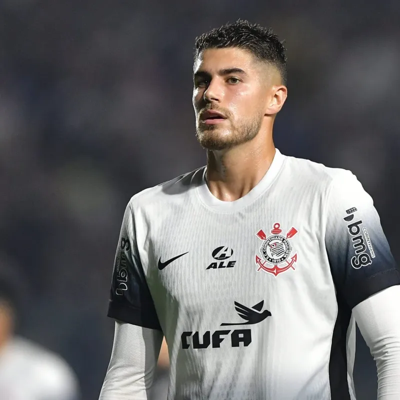 O Corinthians regularizou sua situação com o Toluca, do México, relacionada à compra do atacante Pedro Raul.