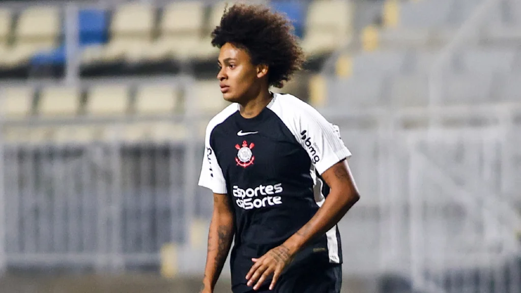 O Corinthians concretizou a venda da volante Yaya, de 23 anos, ao Paris Saint-Germain por 150 mil euros (aproximadamente R$ 935 mil)