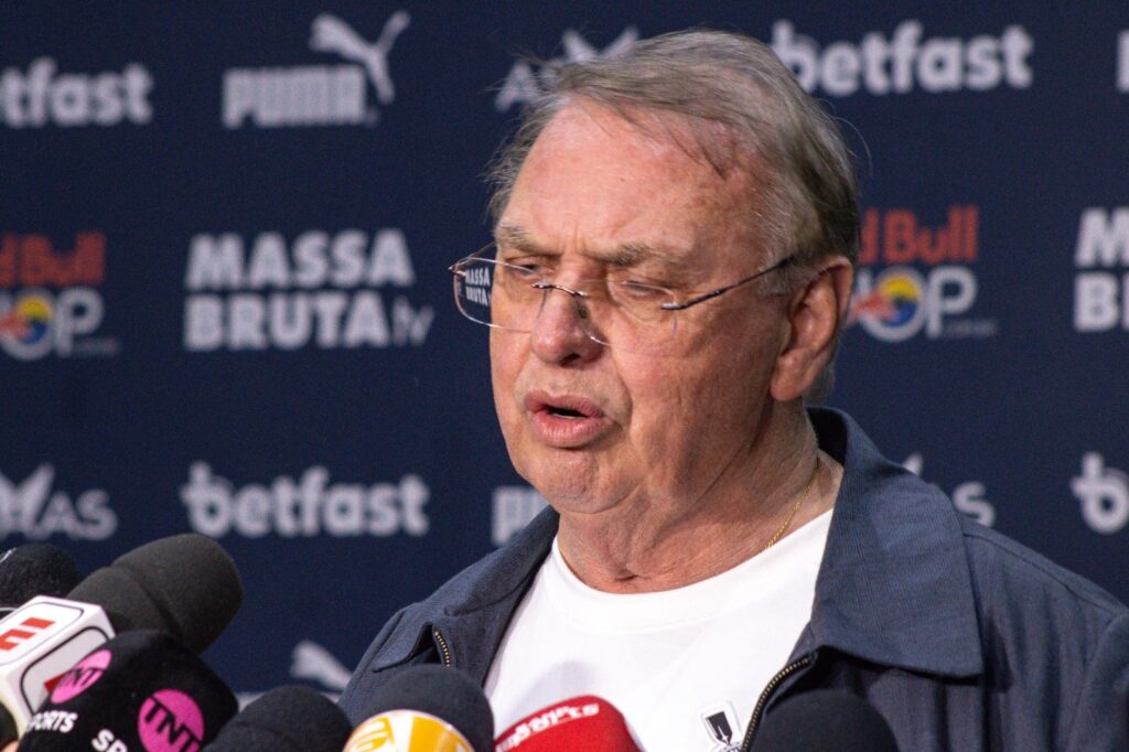 Osmar Stabili em entrevista pós jogo 