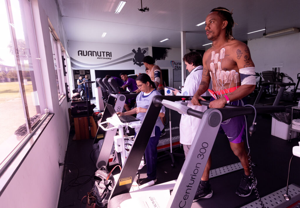 André Carrilo em testes cardiológicos. 